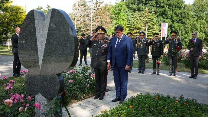 Polaganje venaca u Tašmajdanu